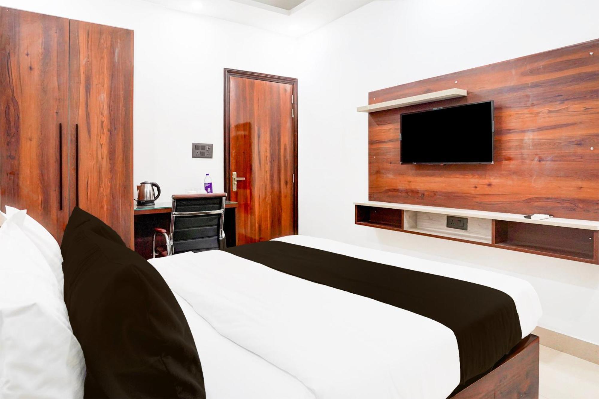 Super Collection O 63 A Noida Hotel Buitenkant foto