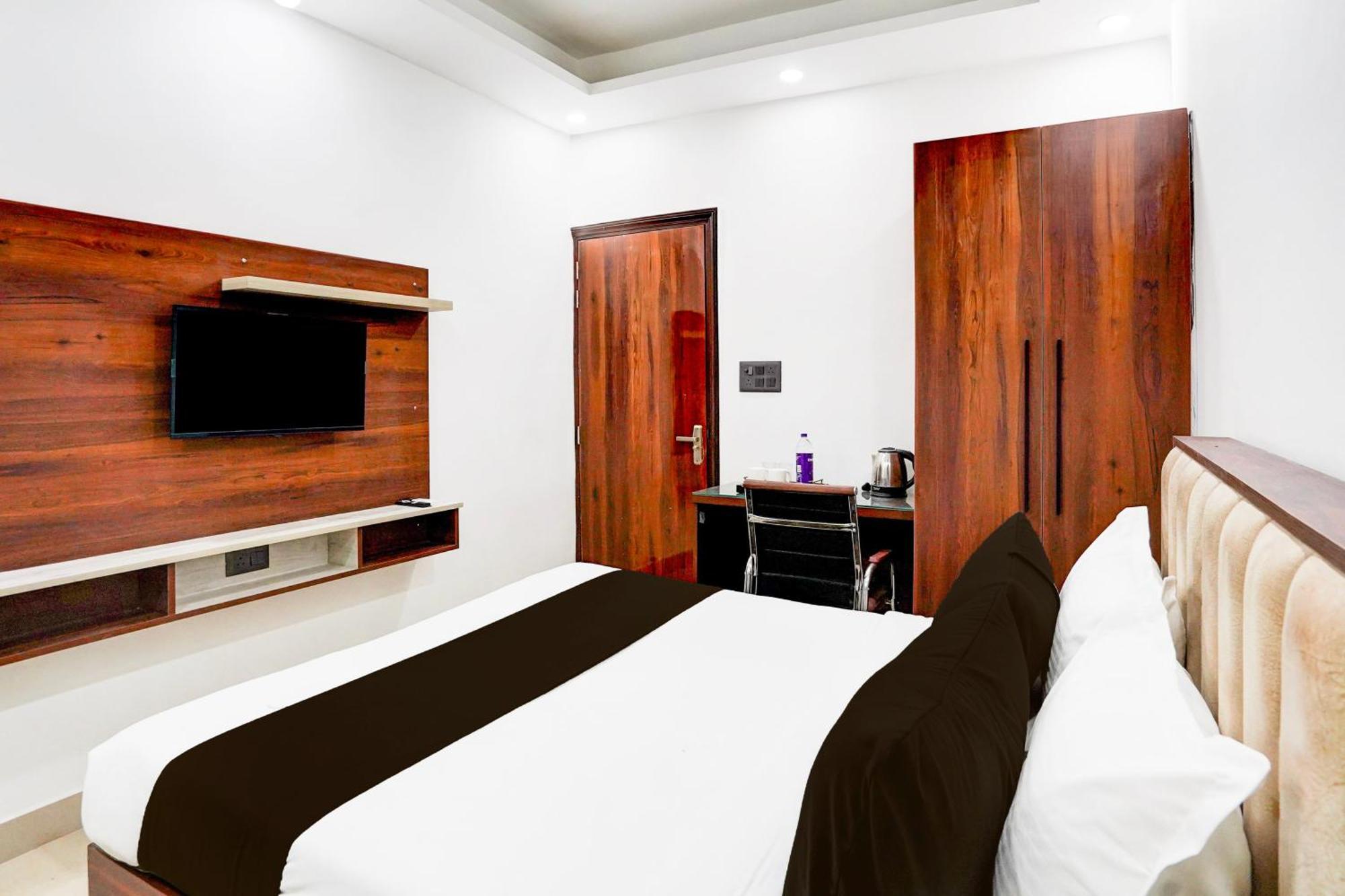 Super Collection O 63 A Noida Hotel Buitenkant foto